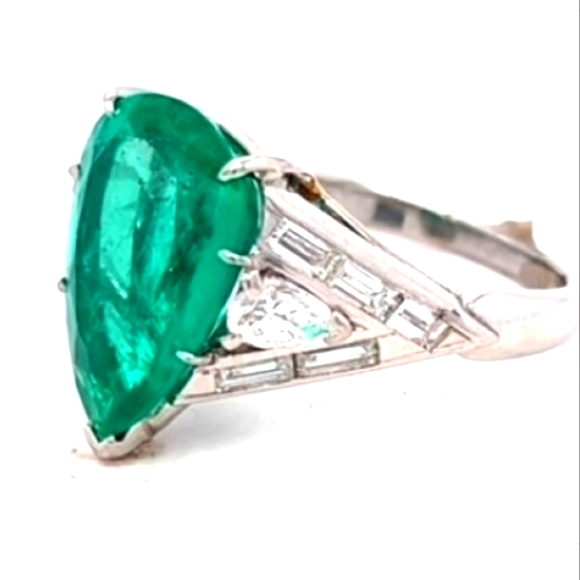 Colombian Emerald 6.33 Carat Pear Shape Extremely Rare Brilliant Diamond Ring - Picture 5 of 6
